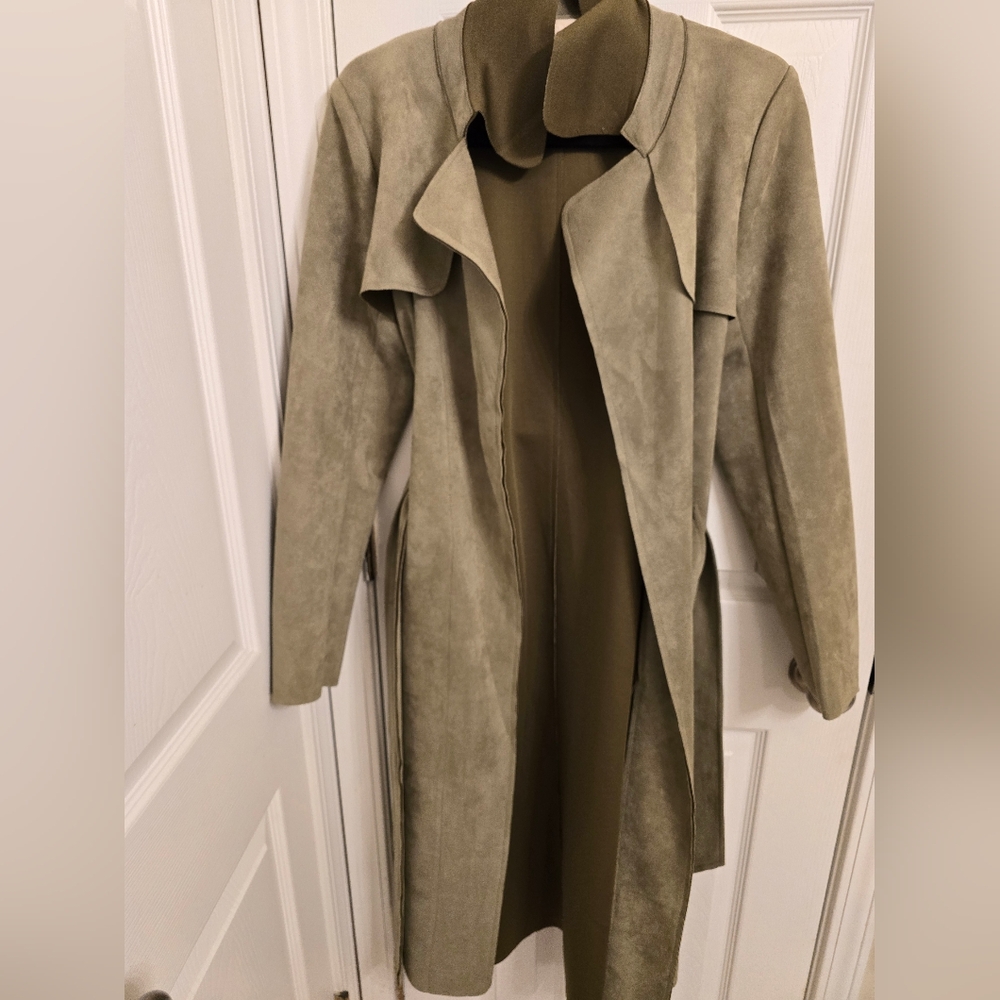 Elegant light olive green Women's Coat - Picture 2 of 7